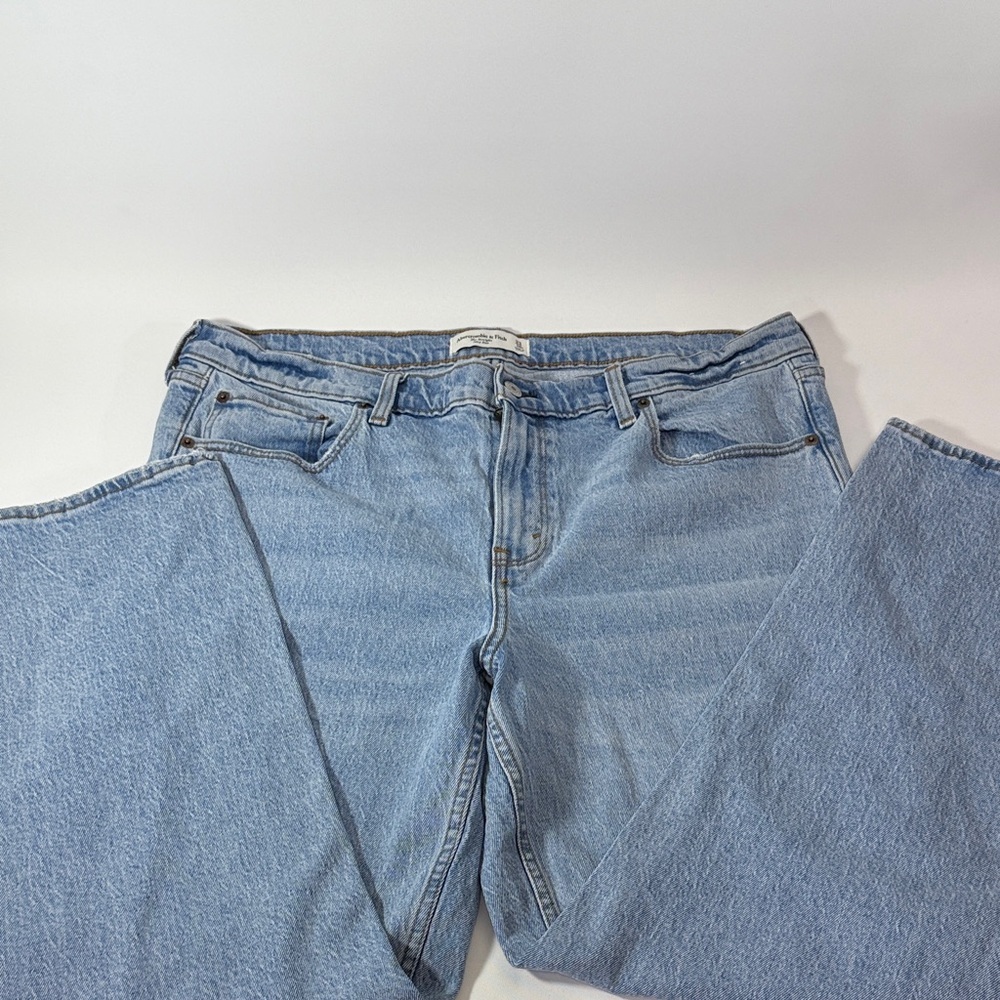 Abercrombie & Fitch Light Blue Women's The Straight Mid Rise - Picture 2 of 6